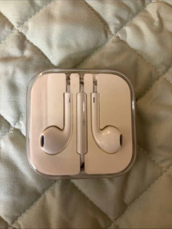 Apple Other - Authentic Apple wired 3.5 mm plug design ear buds New unused. With original case